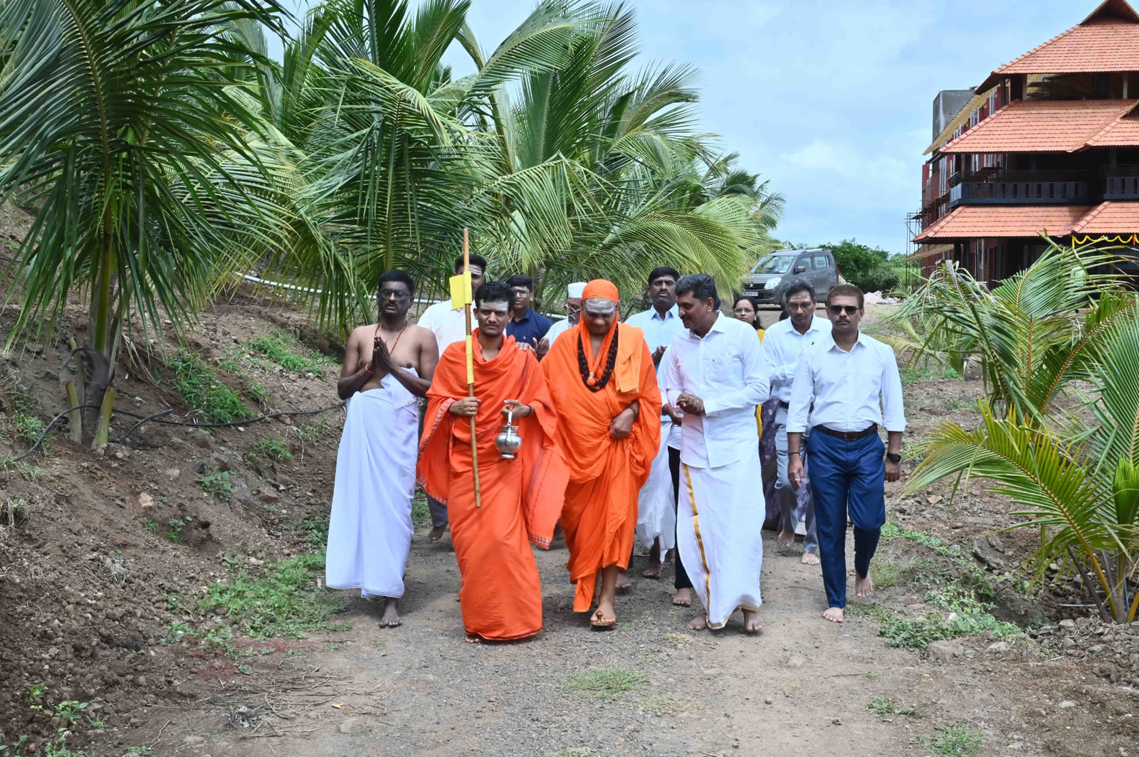 Swamiji arriving at the Yavat Ayurgram campus